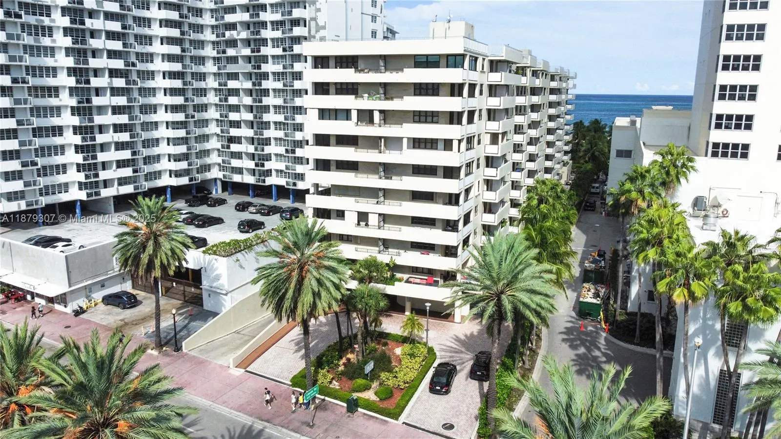 1621 Collins Ave, #406
