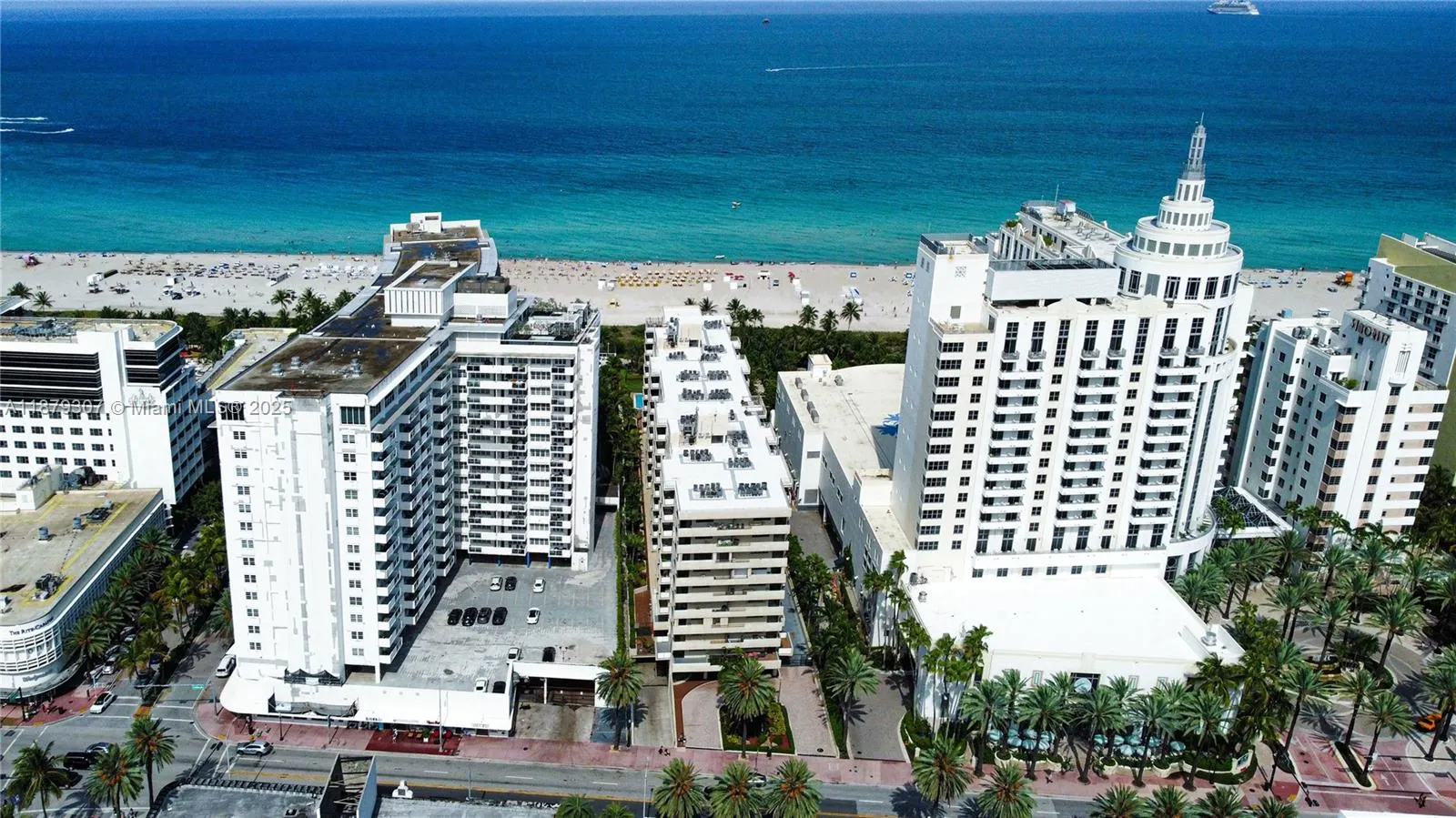 1621 Collins Ave, #406