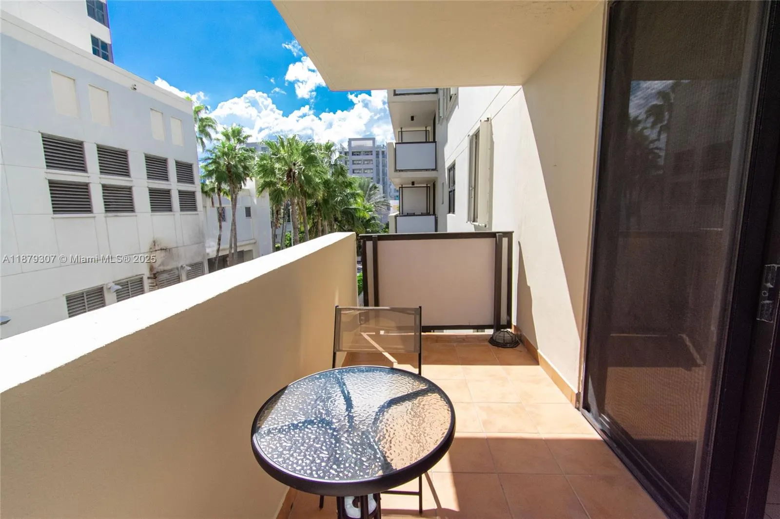 1621 Collins Ave, #406