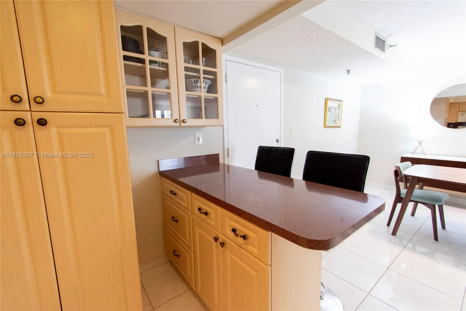 1621 Collins Ave, #406