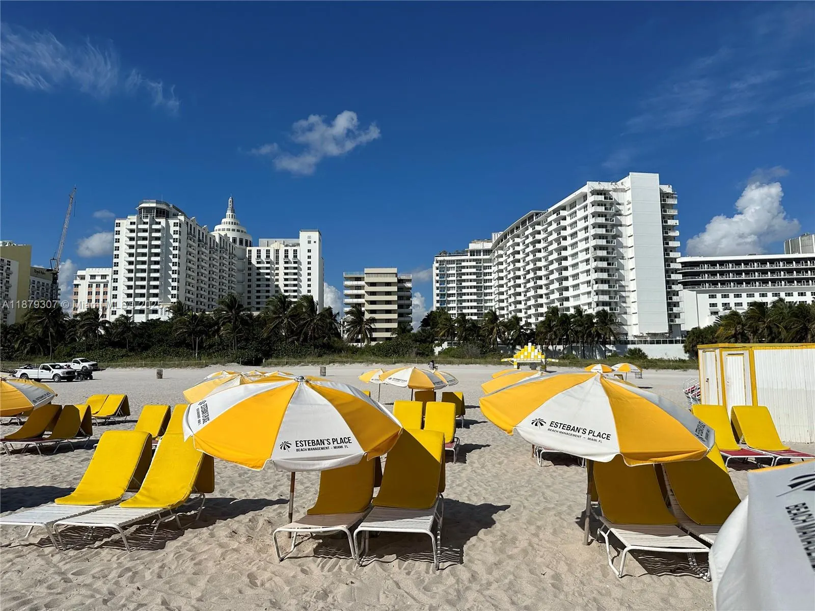 1621 Collins Ave, #406