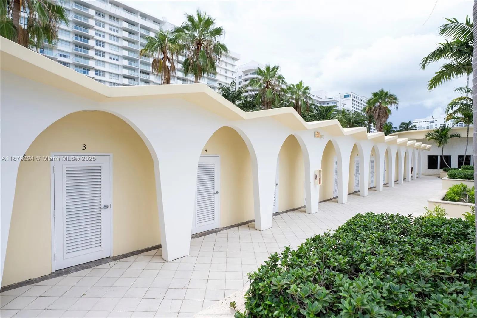 5600 Collins Ave, #4H
