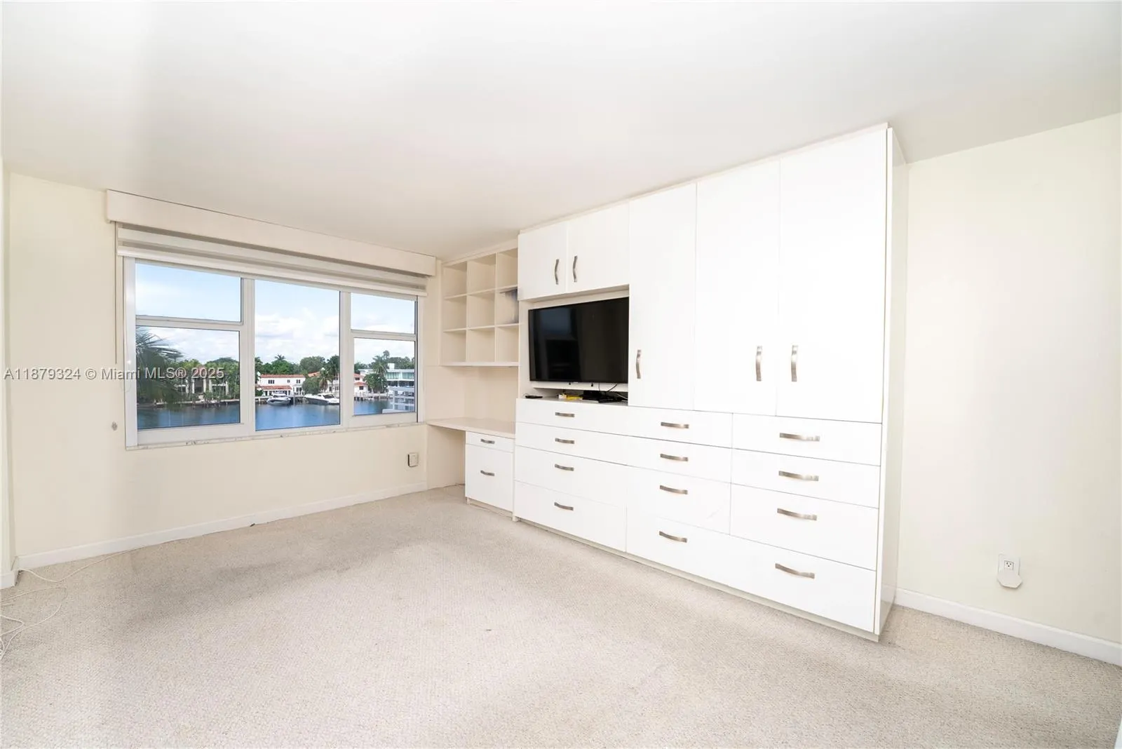 5600 Collins Ave, #4H