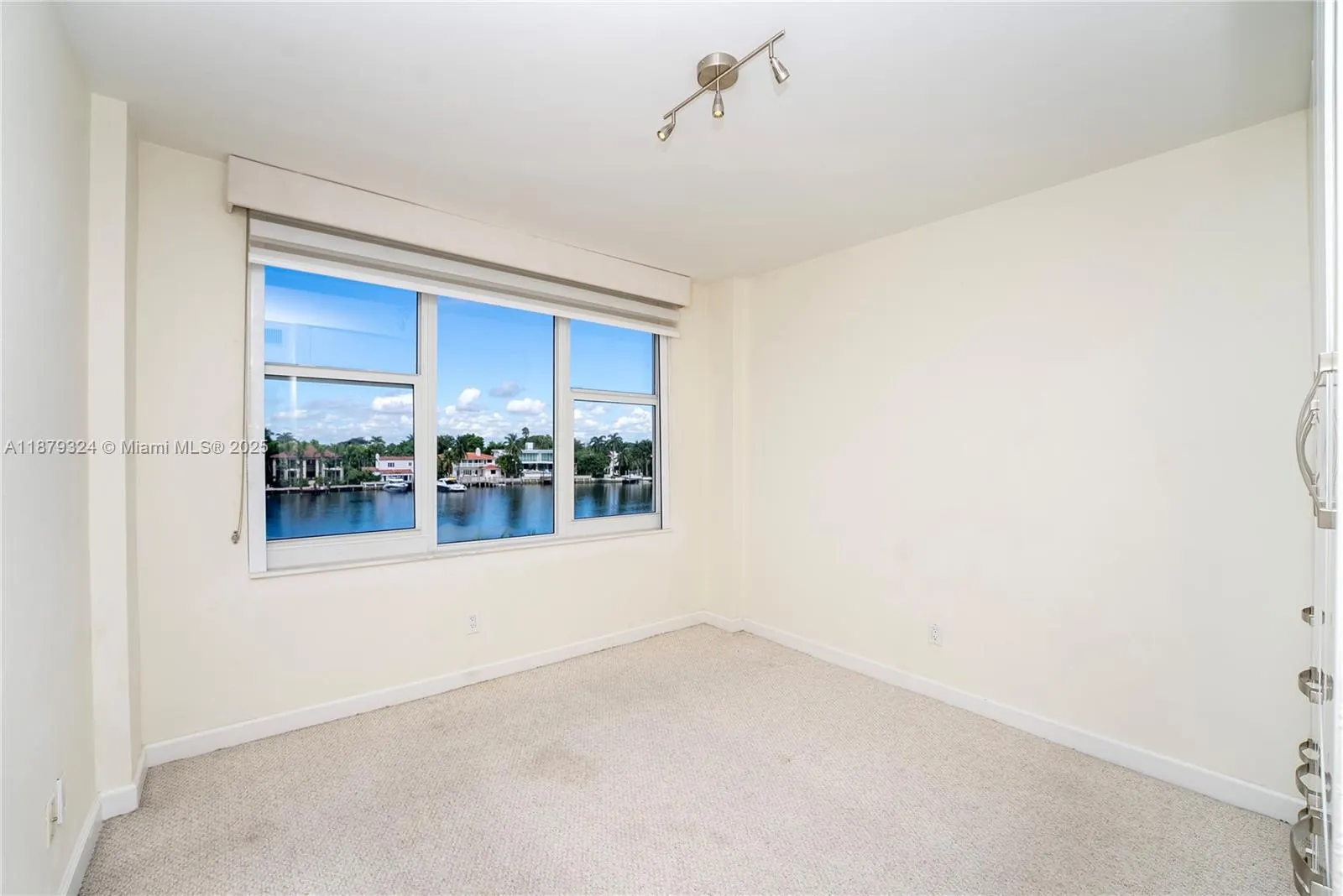 5600 Collins Ave, #4H