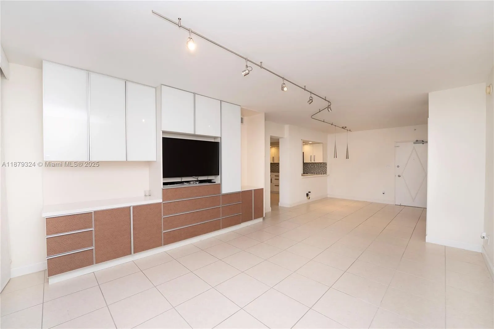 5600 Collins Ave, #4H