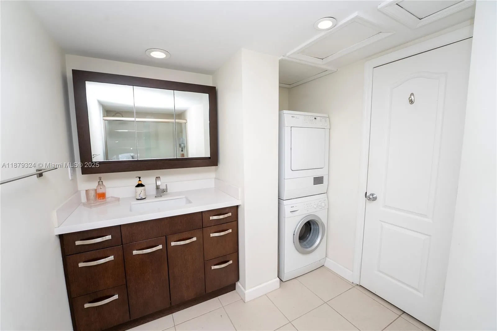 5600 Collins Ave, #4H