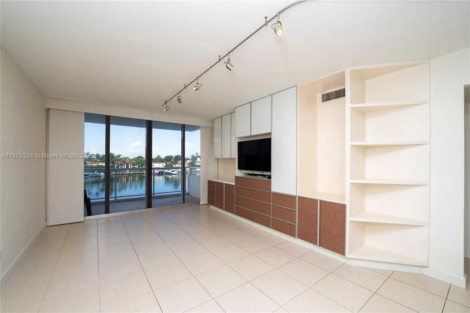 5600 Collins Ave, #4H