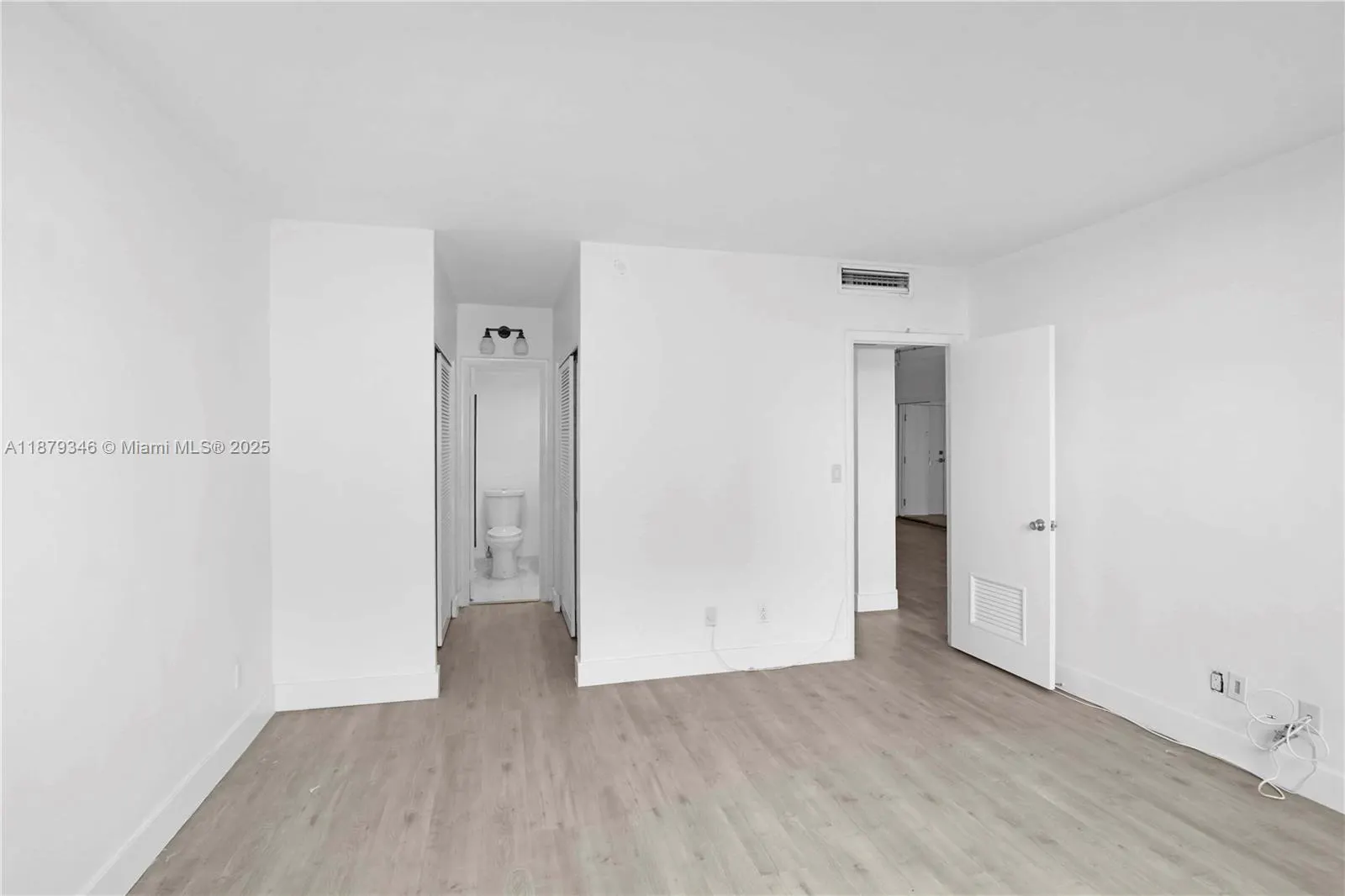 90 Edgewater Dr, #718
