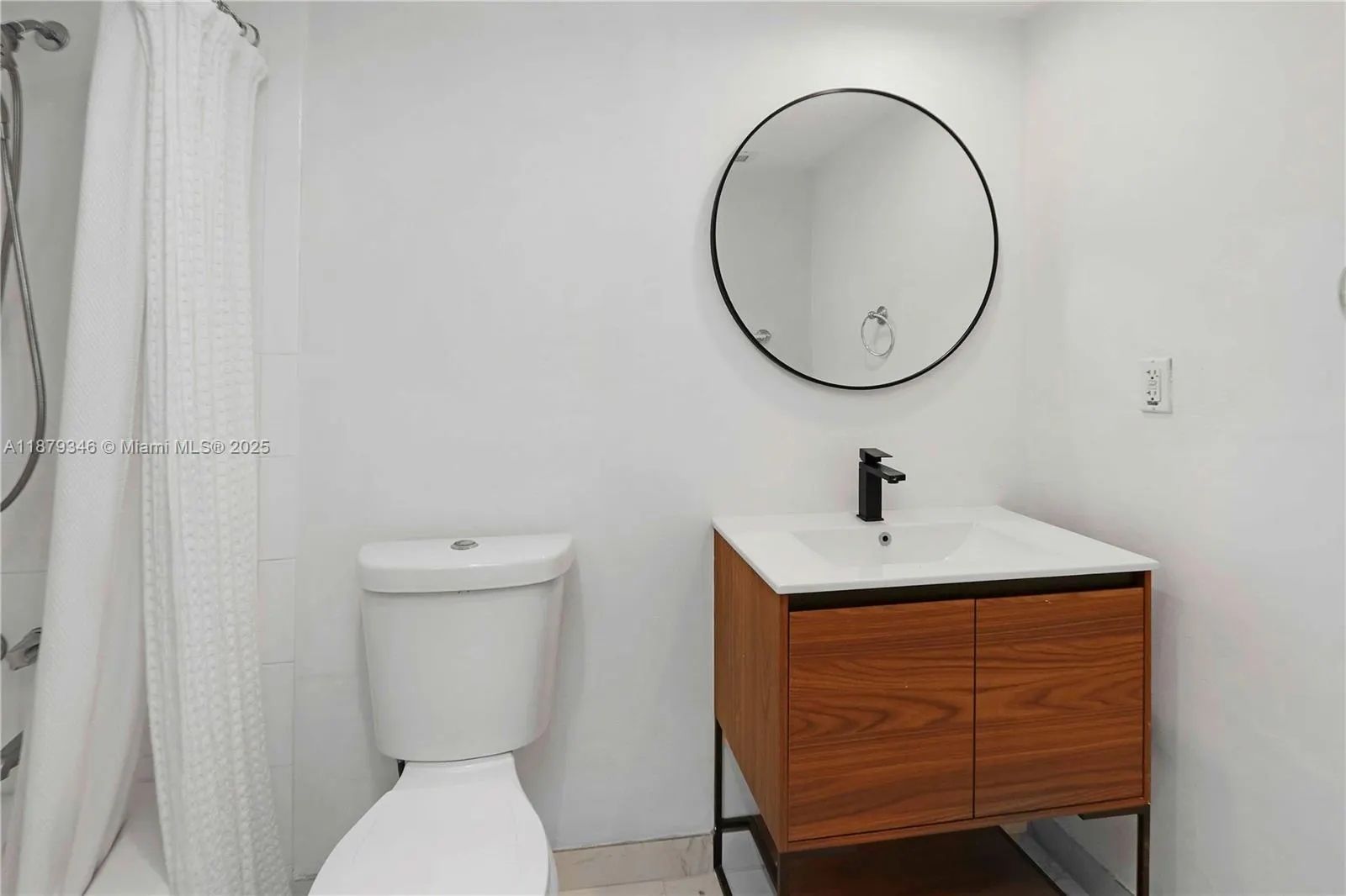 90 Edgewater Dr, #718