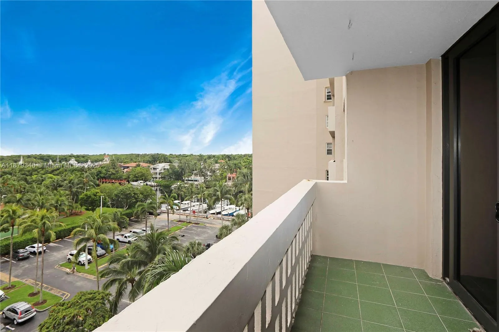 90 Edgewater Dr, #718