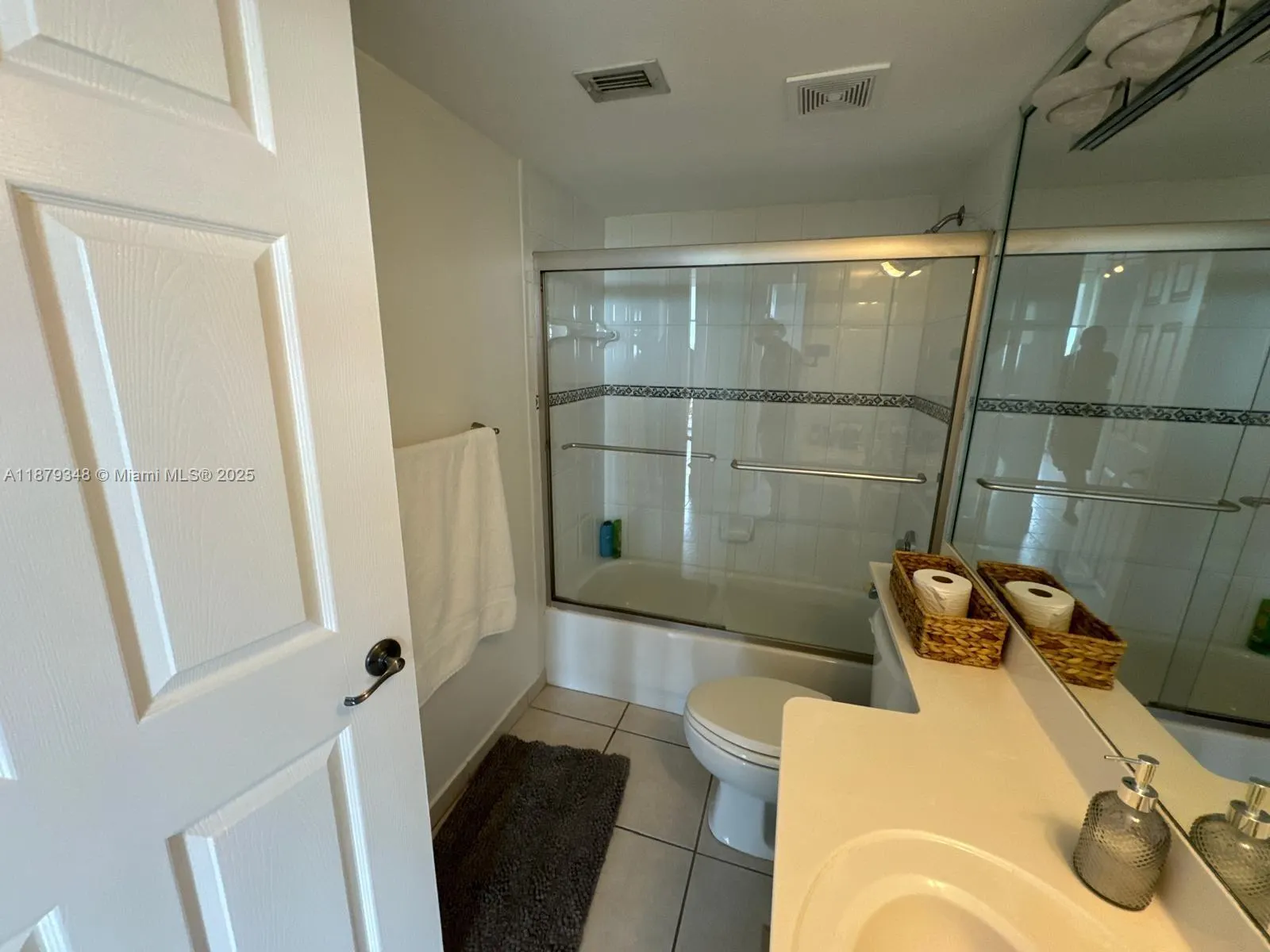 1650 Coral Way, #807