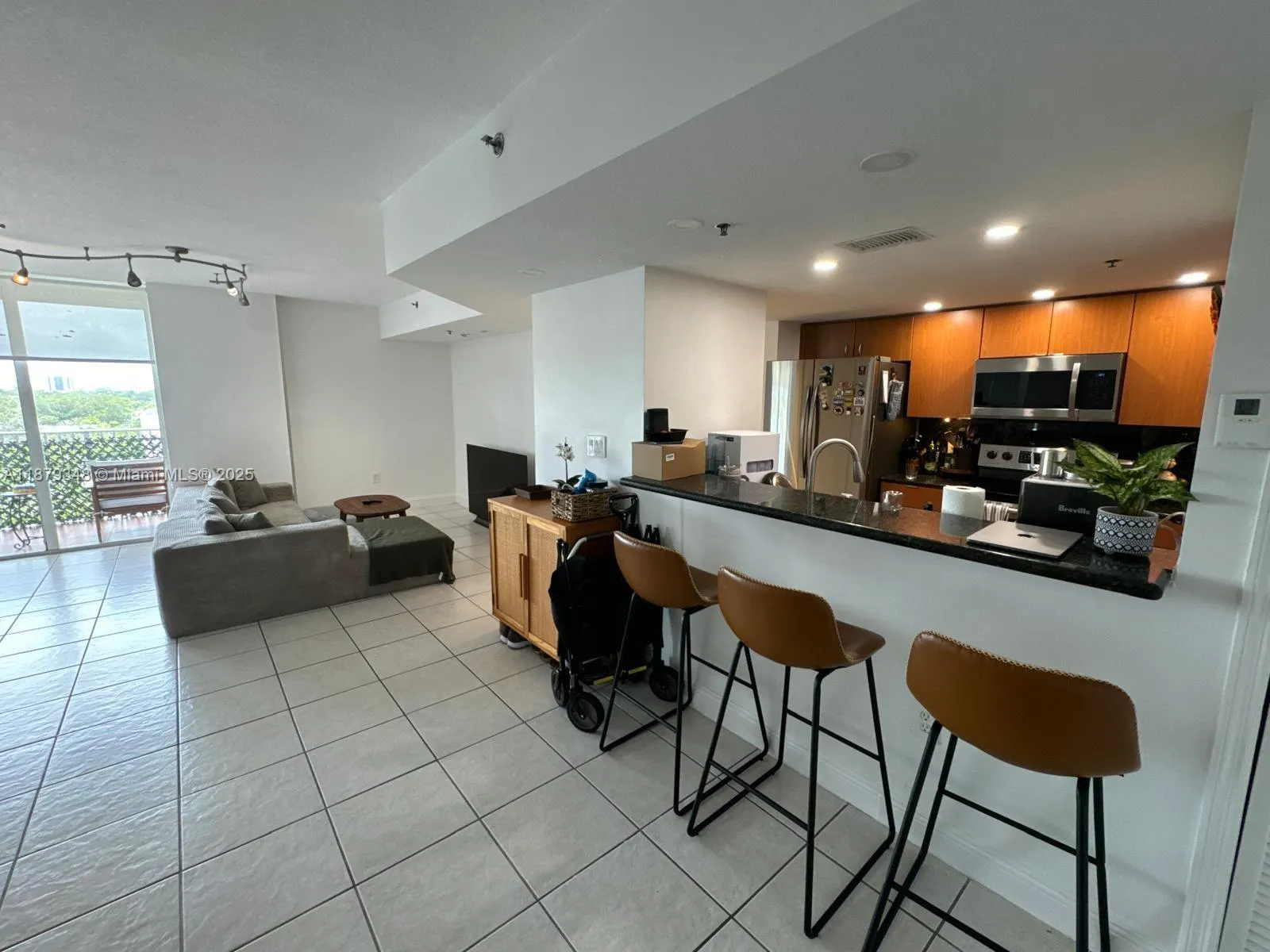 1650 Coral Way, #807