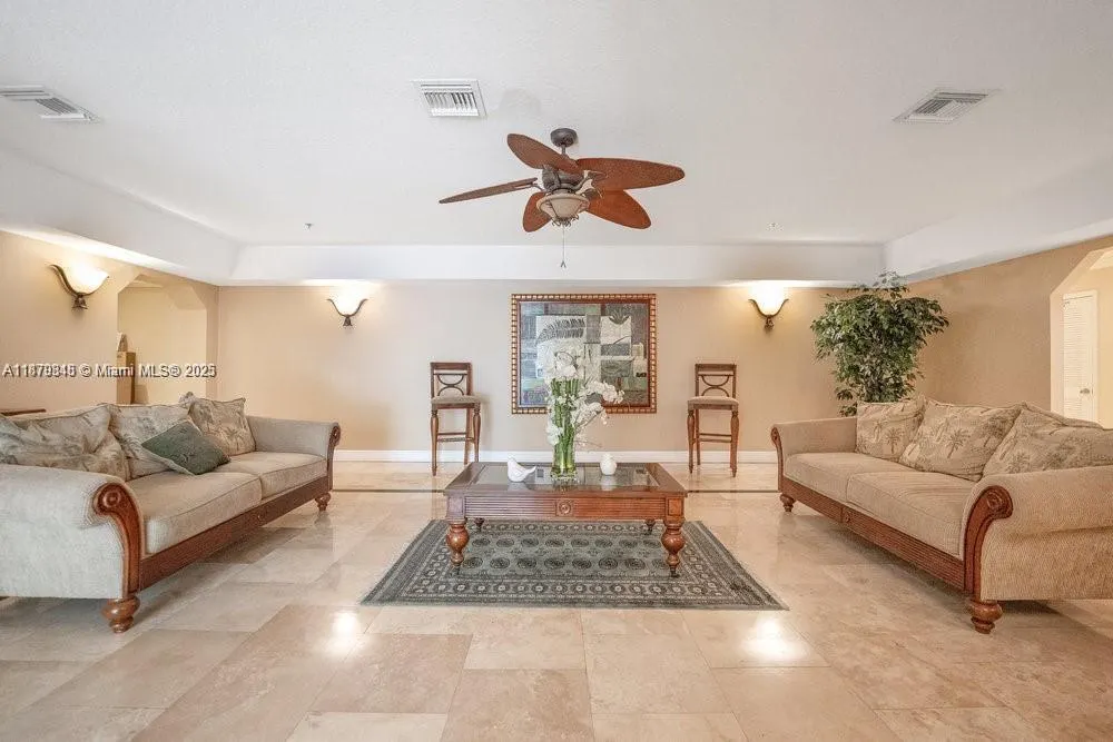 1650 Coral Way, #807