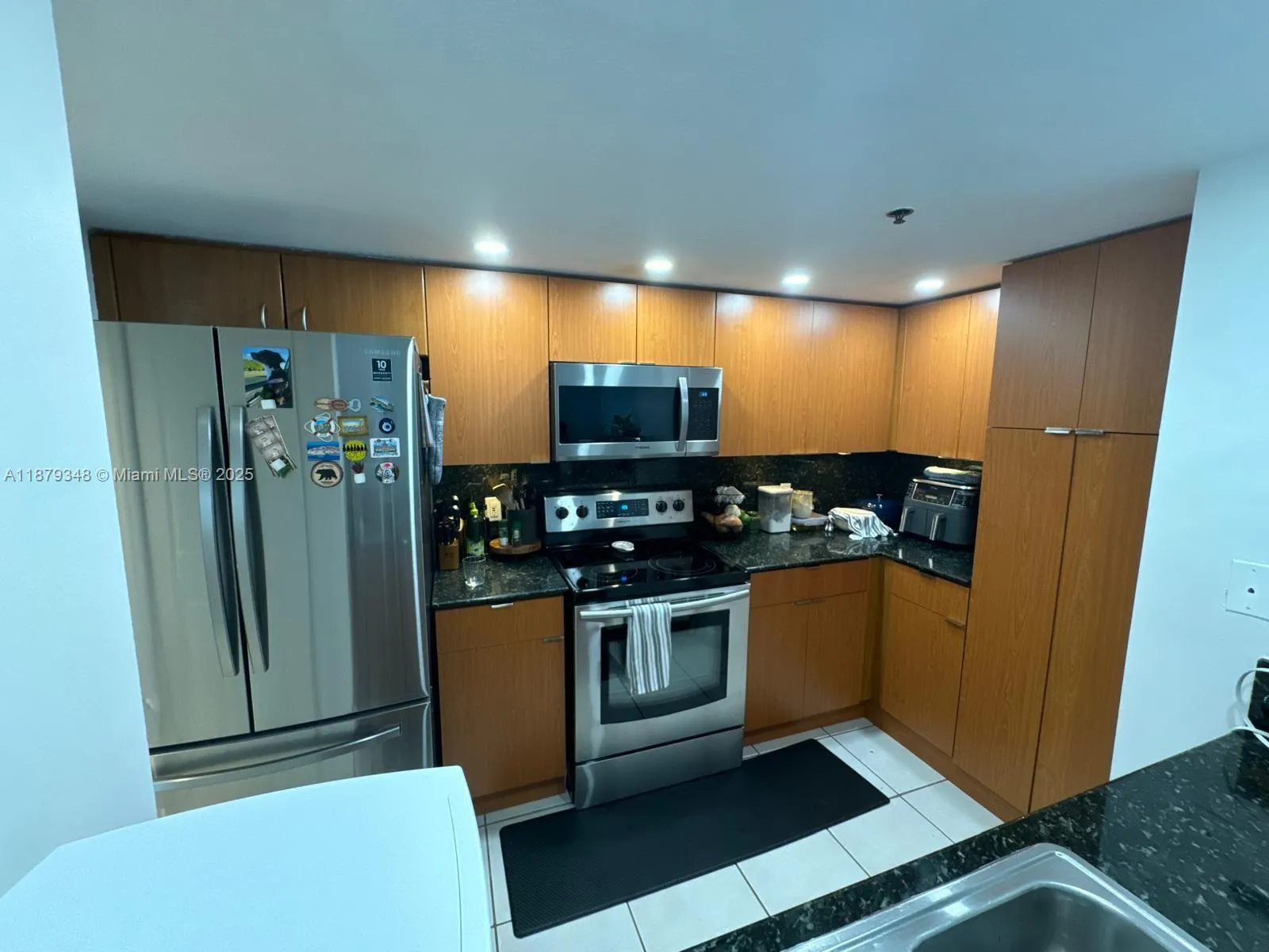 1650 Coral Way, #807