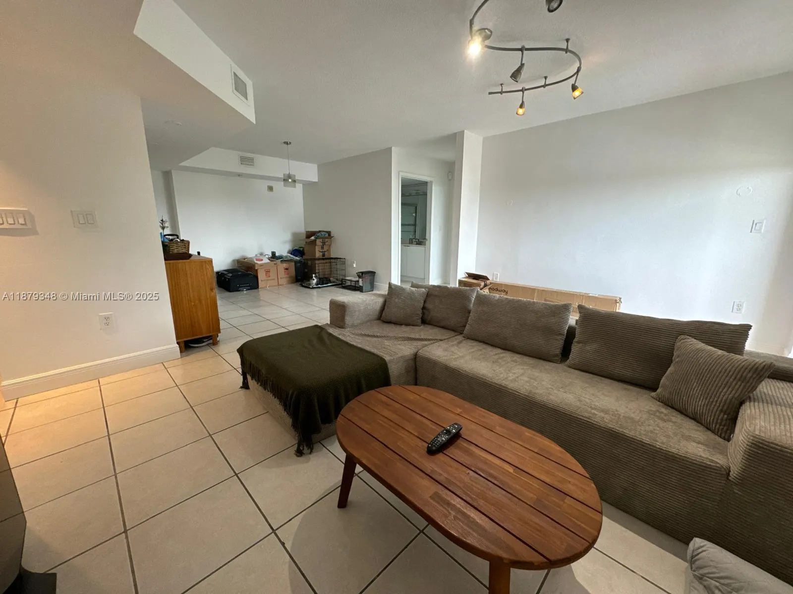 1650 Coral Way, #807