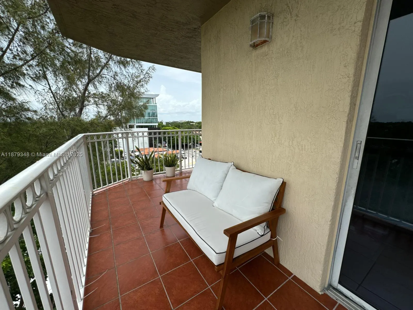 1650 Coral Way, #807