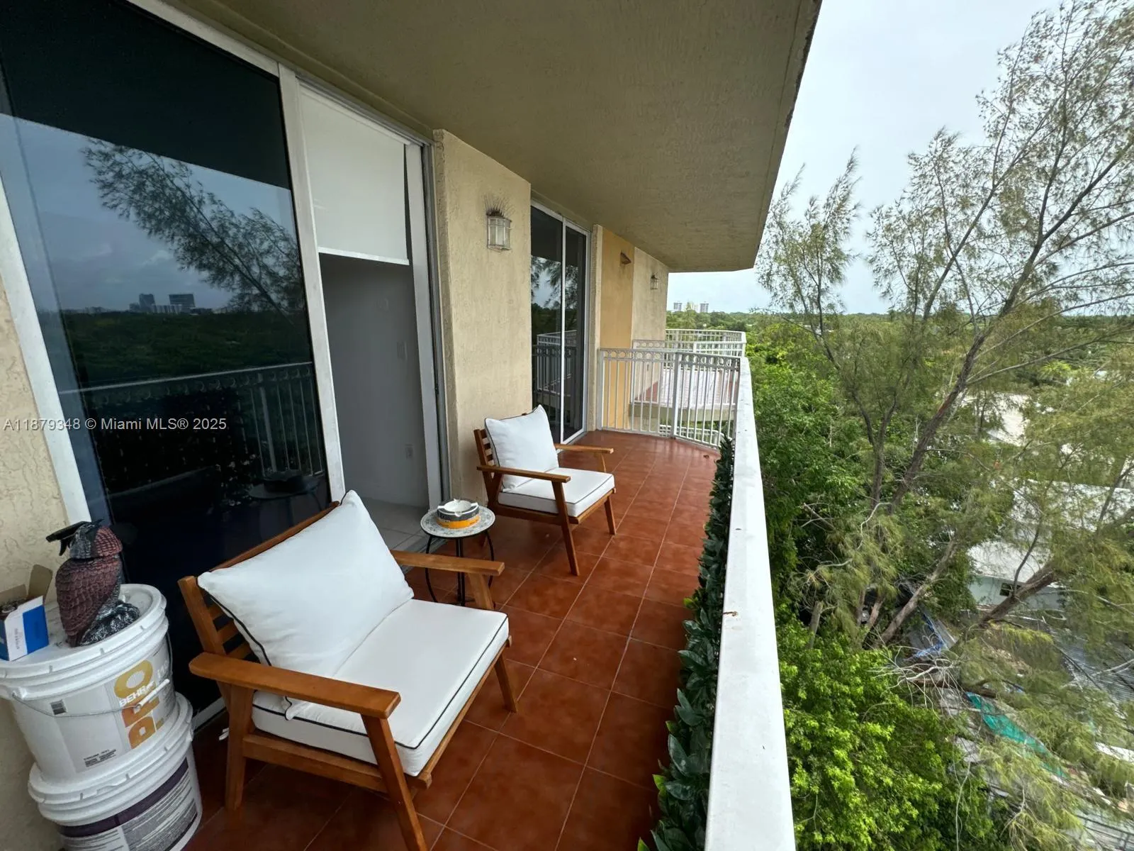 1650 Coral Way, #807