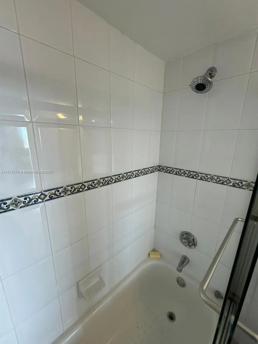 1650 Coral Way, #807