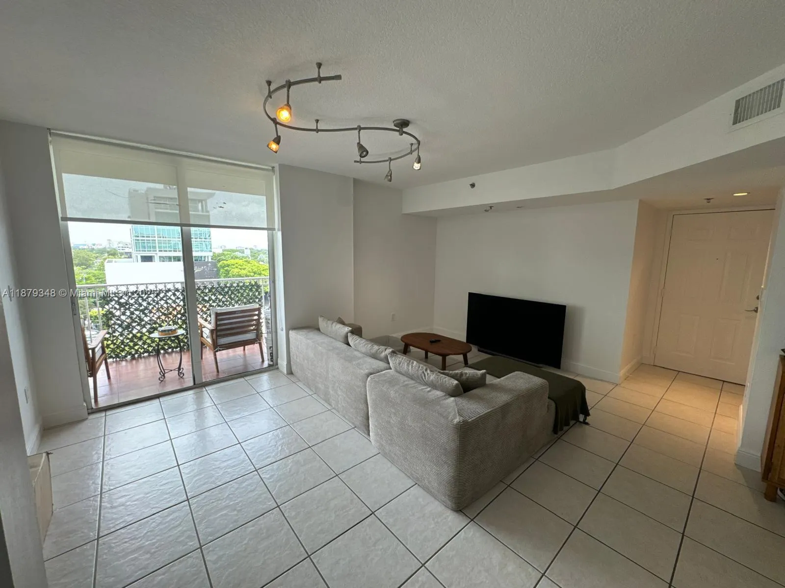 1650 Coral Way, #807