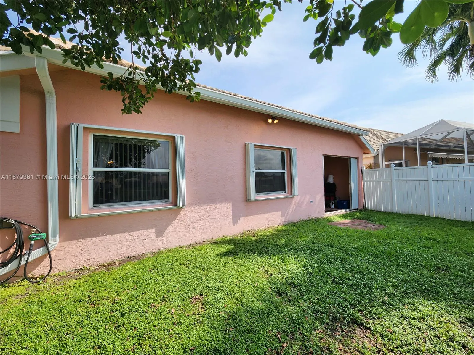 5122 Marla Dr