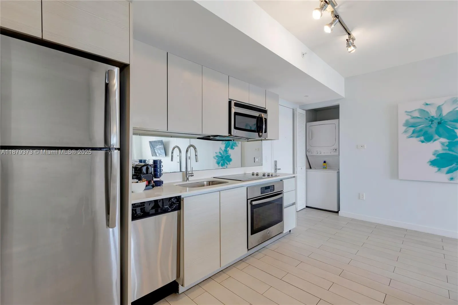 2602 E Hallandale Beach Blvd, #R2109