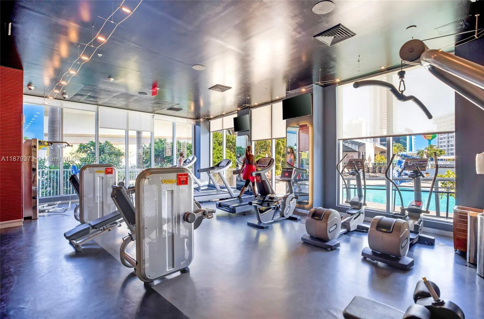 2602 E Hallandale Beach Blvd, #R2109