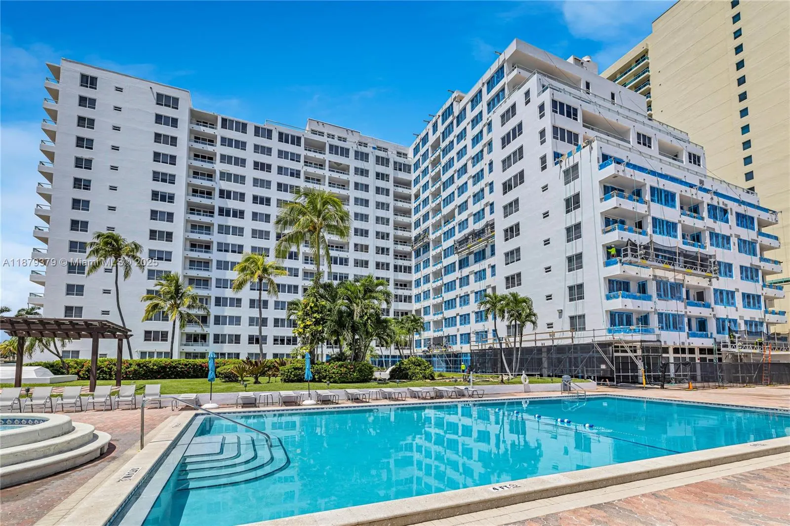 5005 Collins Ave, #616