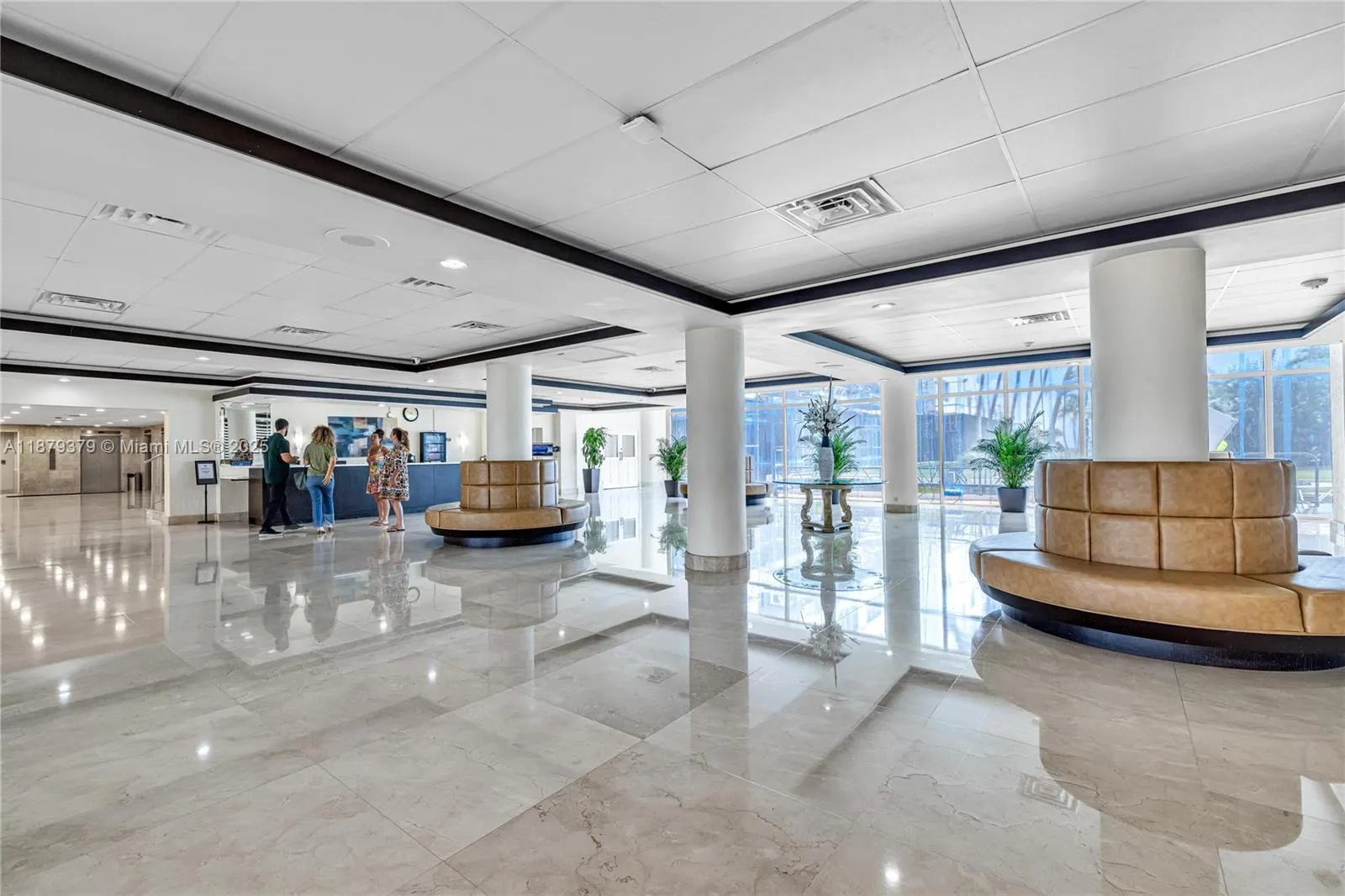 5005 Collins Ave, #616