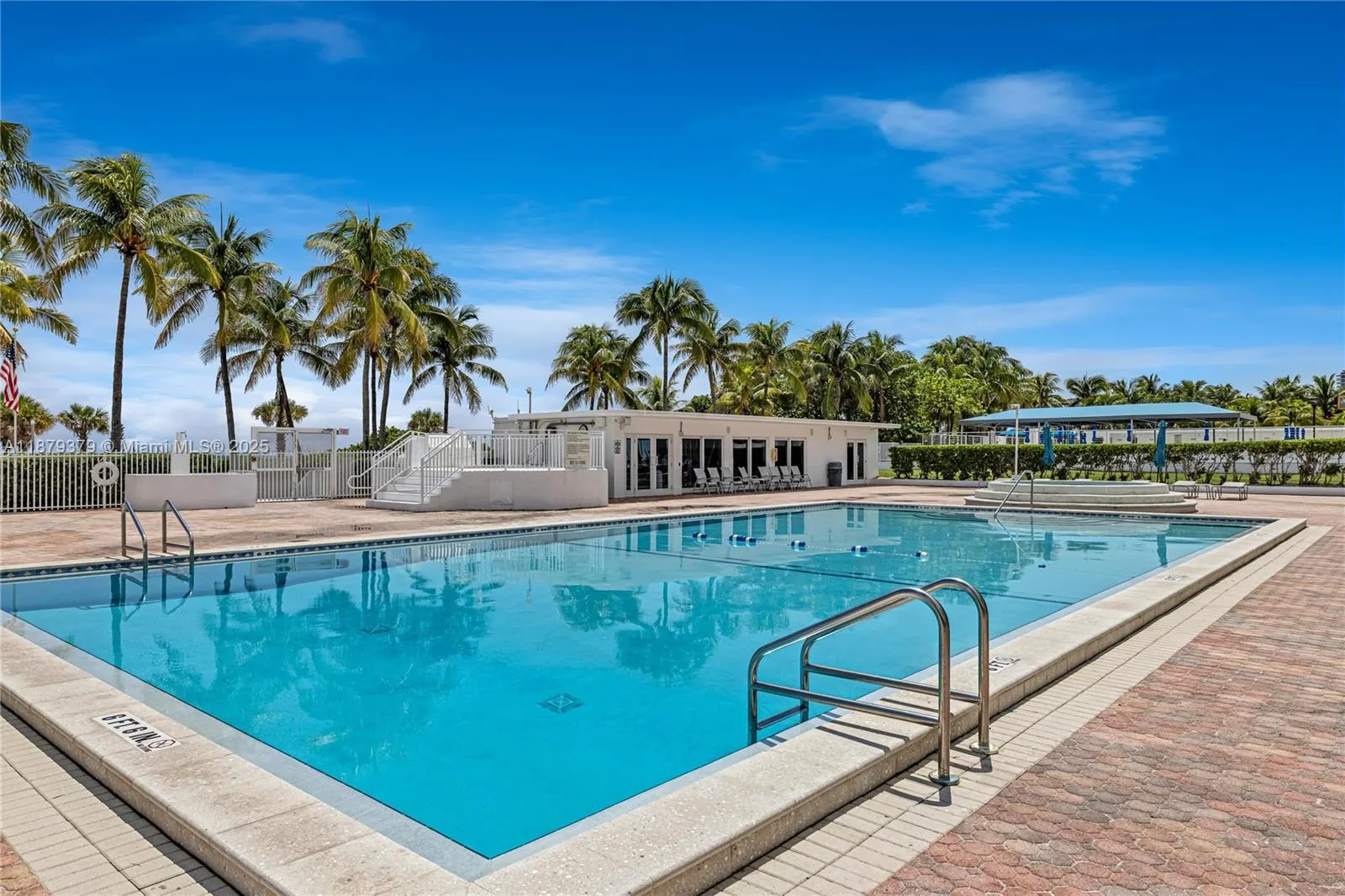 5005 Collins Ave, #616