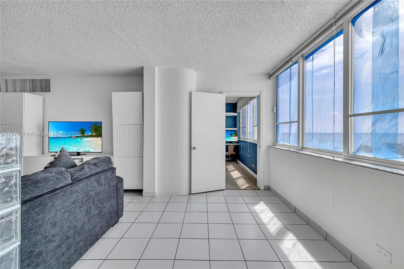 5005 Collins Ave, #616