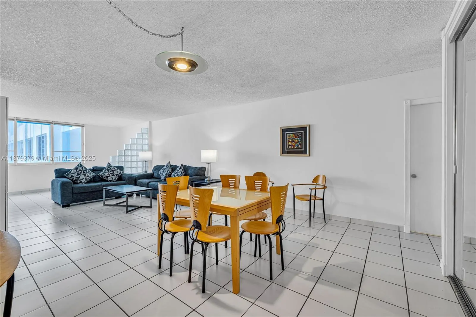 5005 Collins Ave, #616