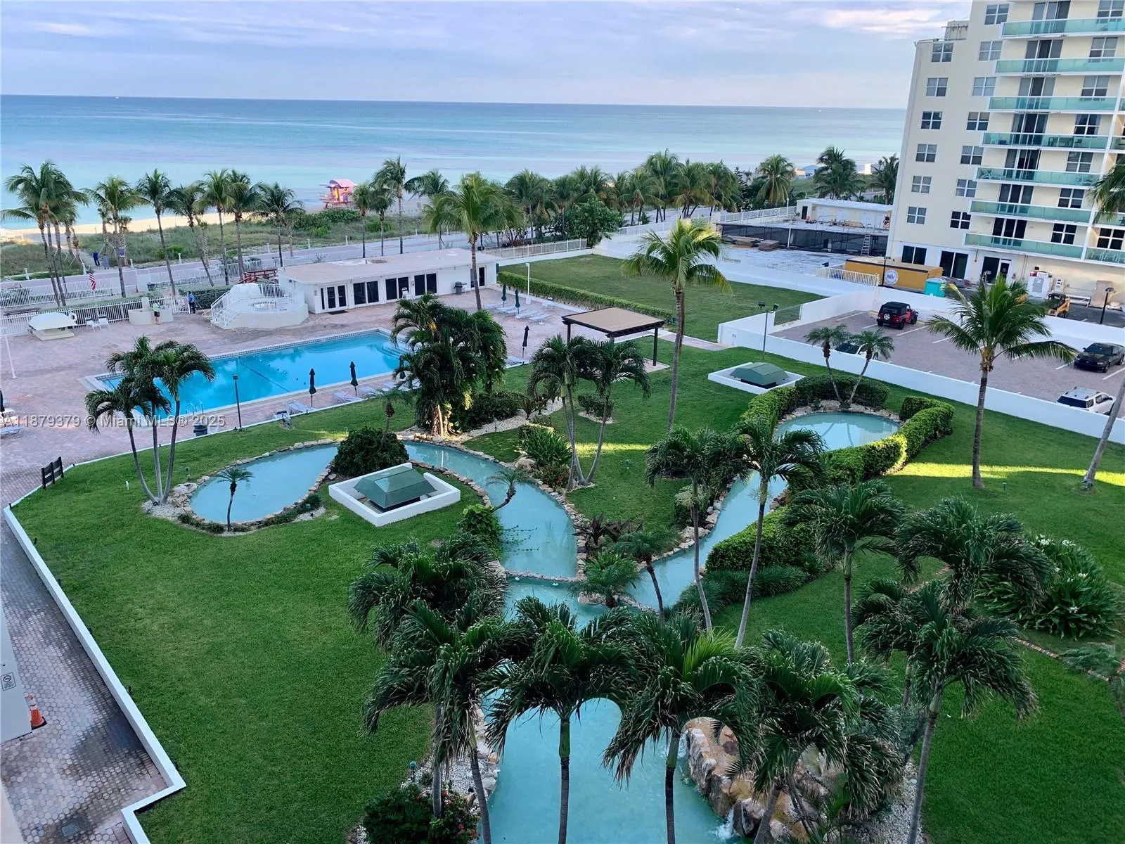 5005 Collins Ave, #616