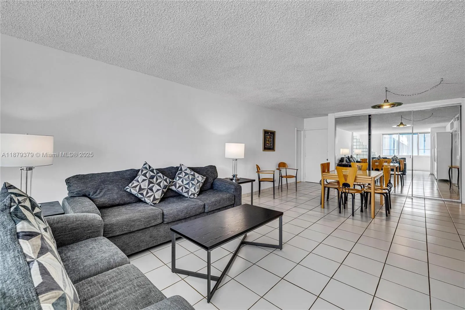 5005 Collins Ave, #616