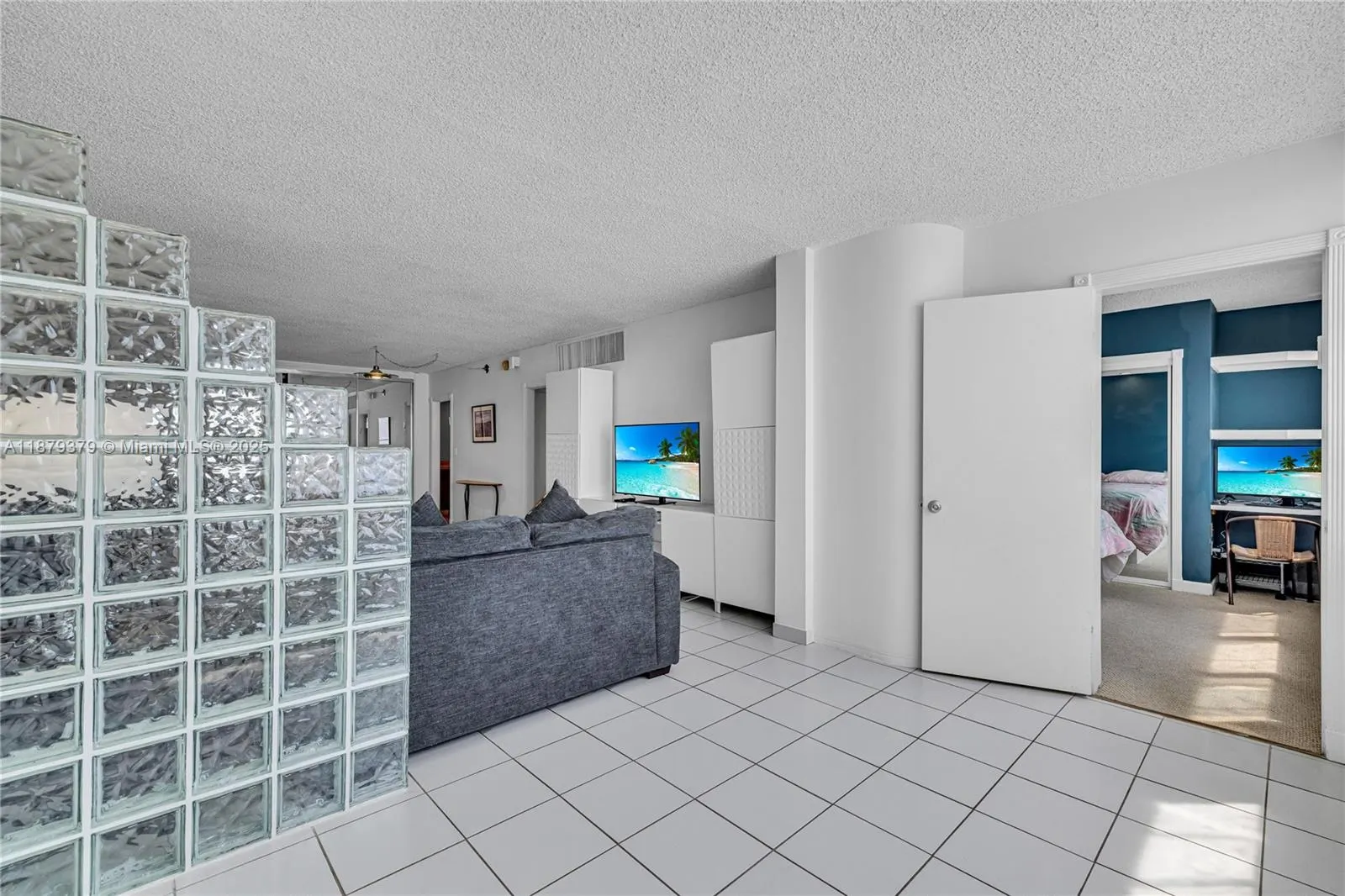 5005 Collins Ave, #616
