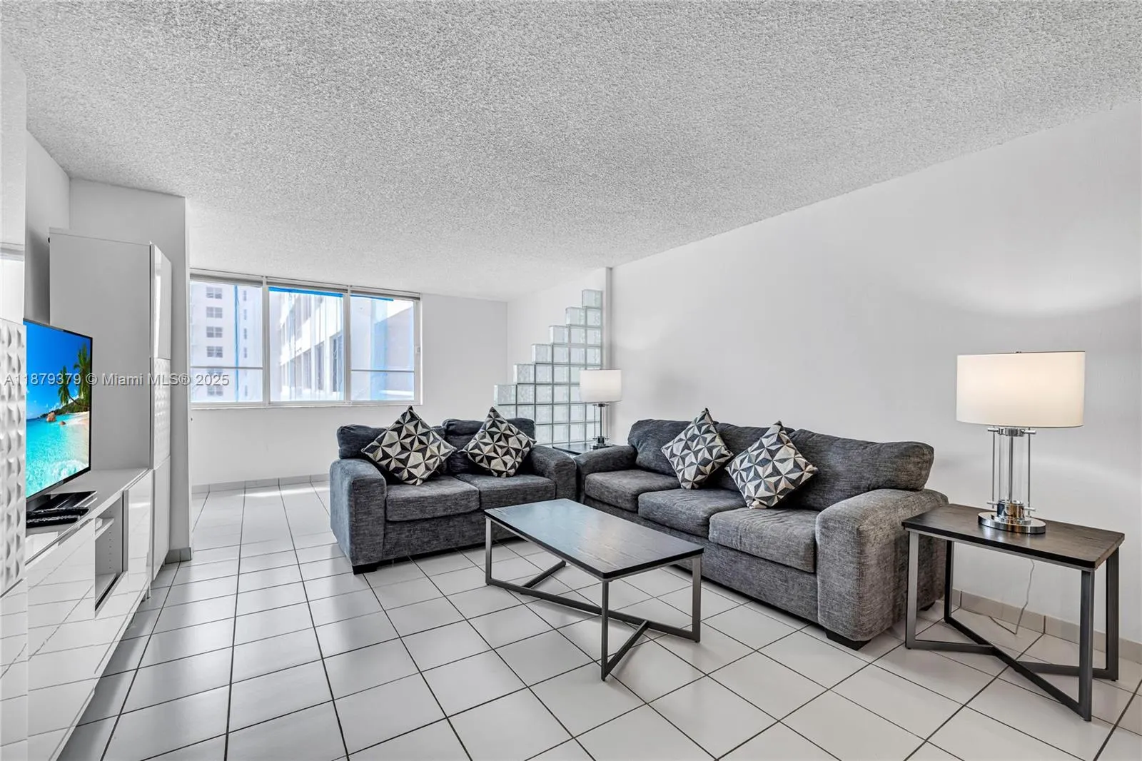 5005 Collins Ave, #616