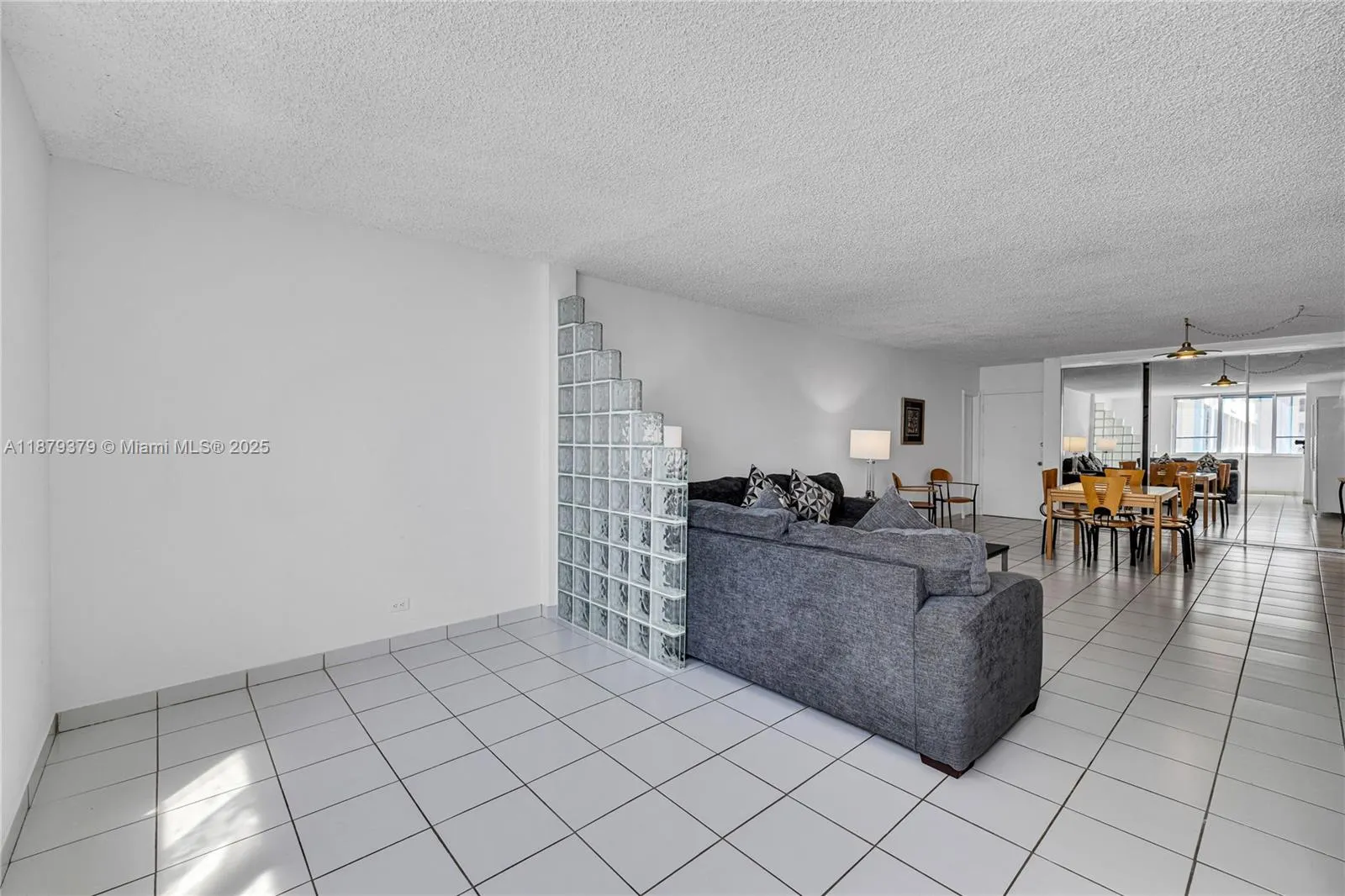 5005 Collins Ave, #616