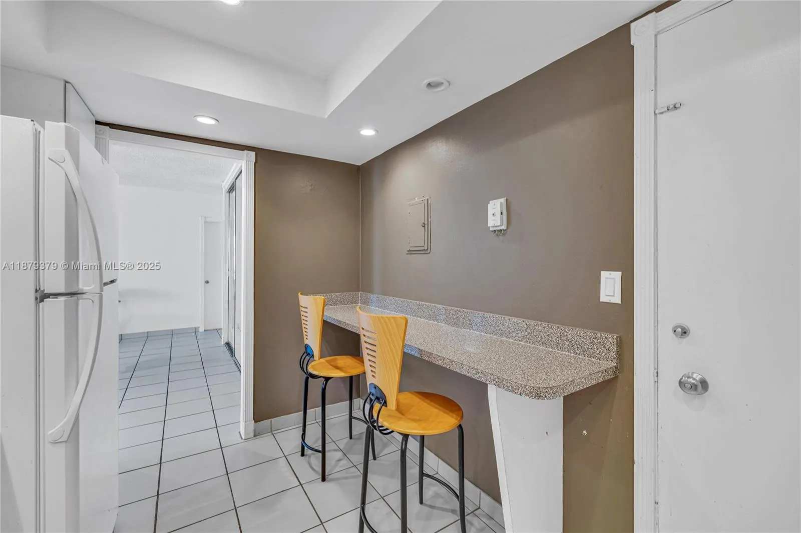 5005 Collins Ave, #616