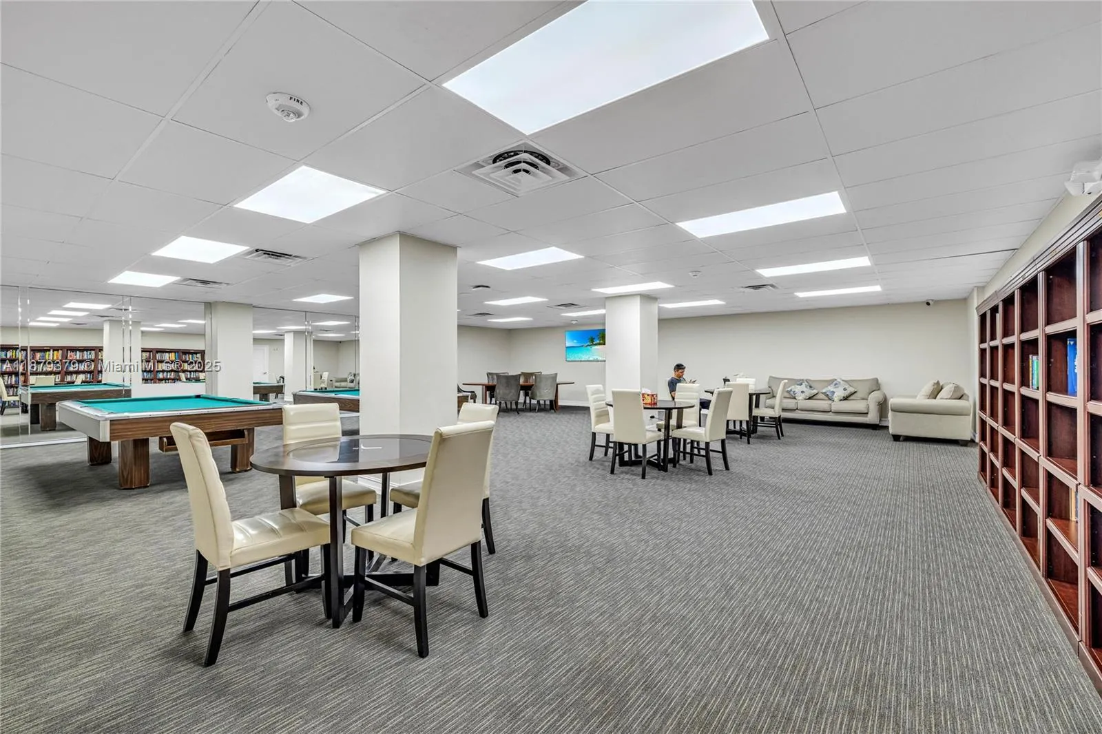 5005 Collins Ave, #616