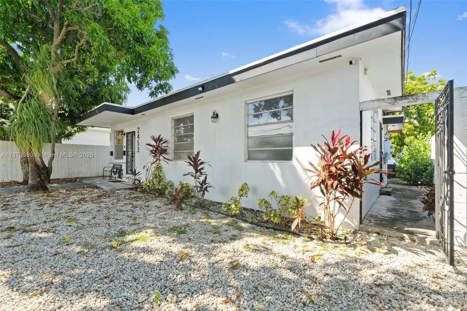 2453 SW 17th St, #2453