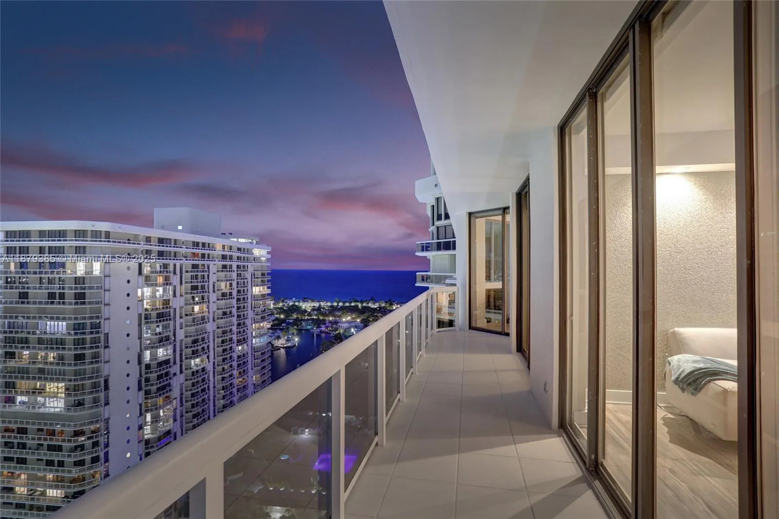 20185 E Country Club Dr, #PH6