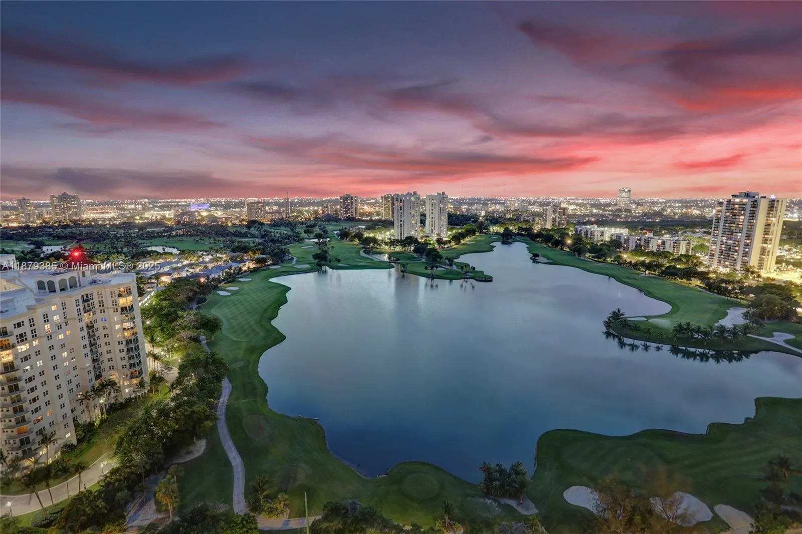 20185 E Country Club Dr, #PH6