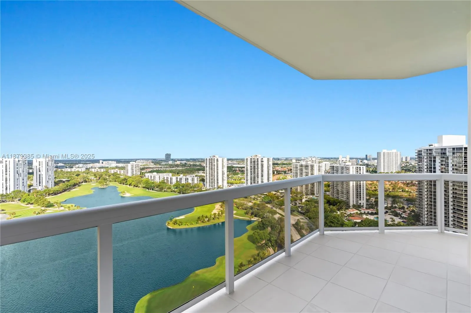 20185 E Country Club Dr, #PH6