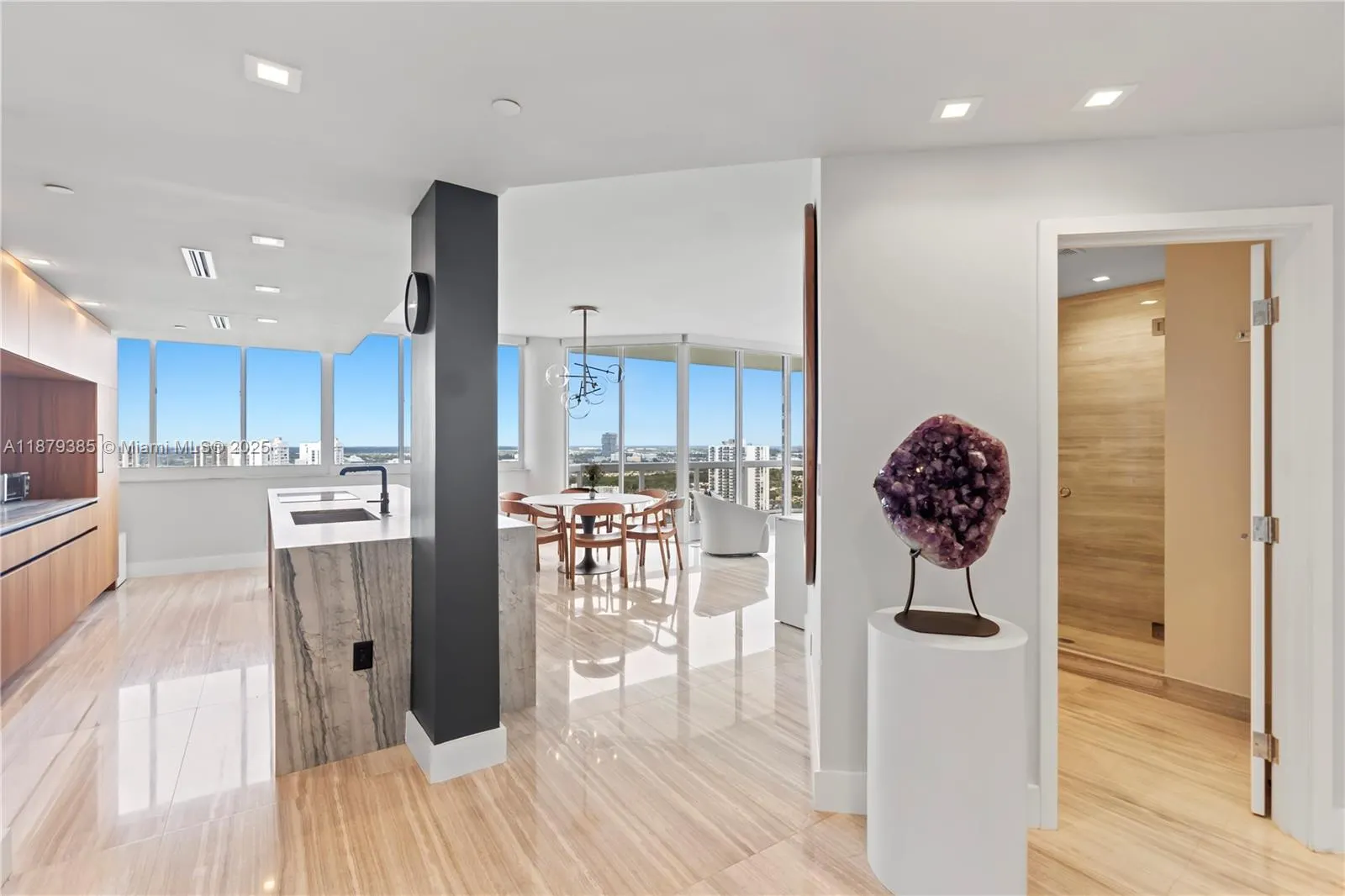 20185 E Country Club Dr, #PH6
