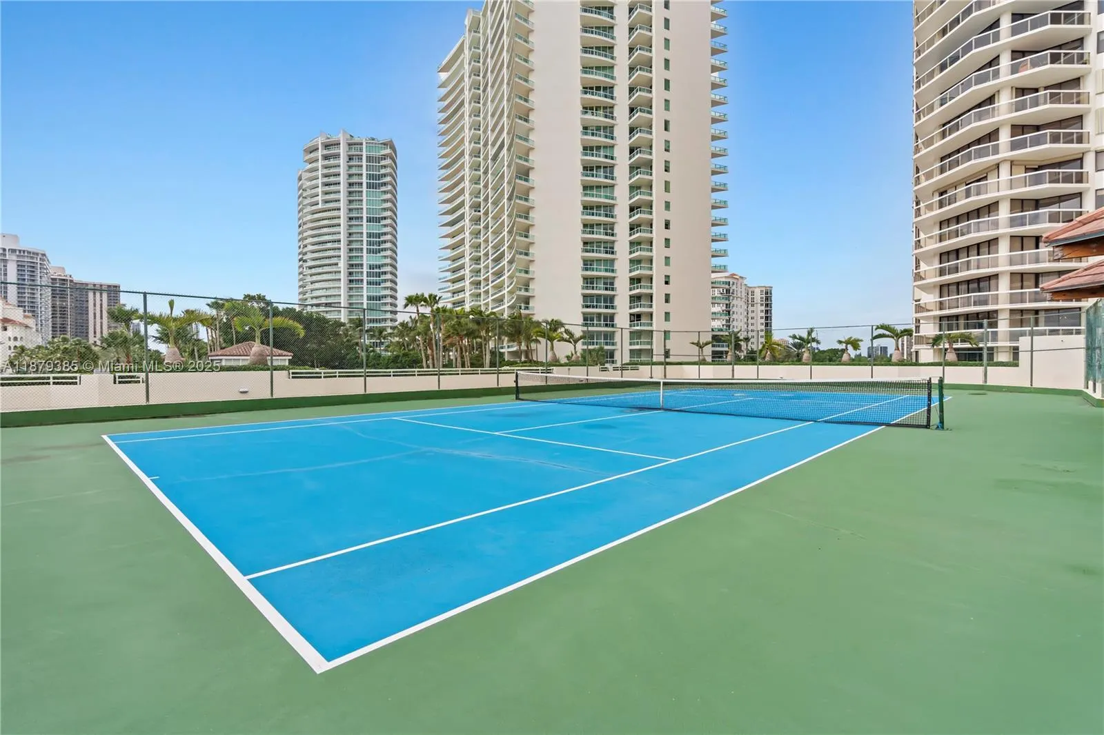 20185 E Country Club Dr, #PH6