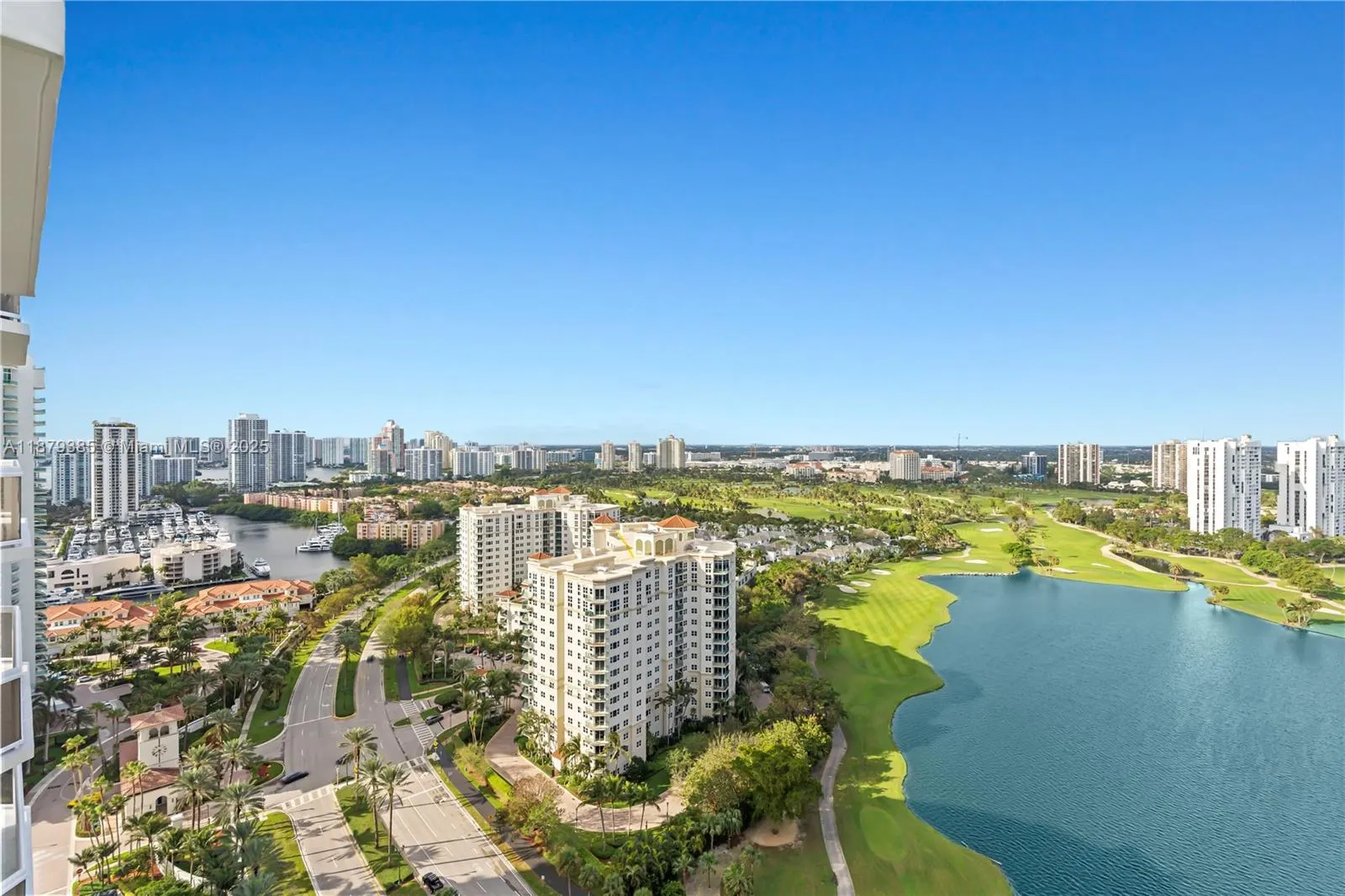 20185 E Country Club Dr, #PH6