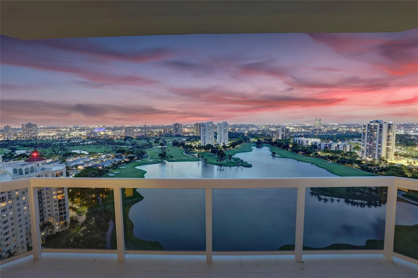 20185 E Country Club Dr, #PH6
