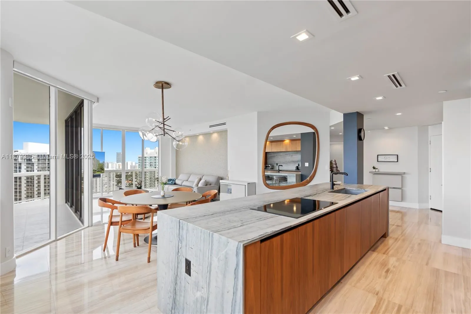 20185 E Country Club Dr, #PH6