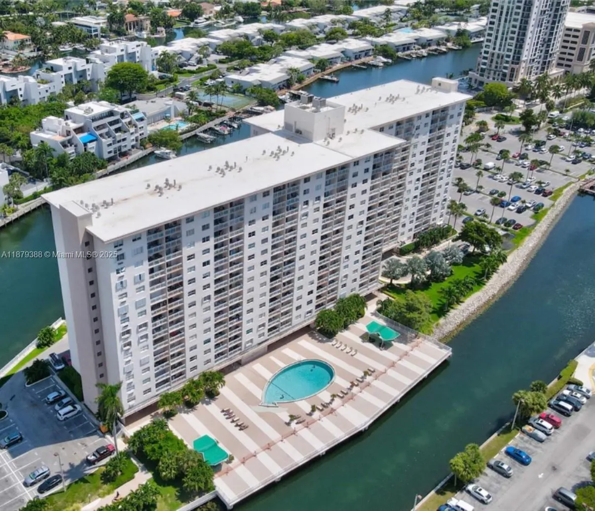 400 Kings Point Dr, #224