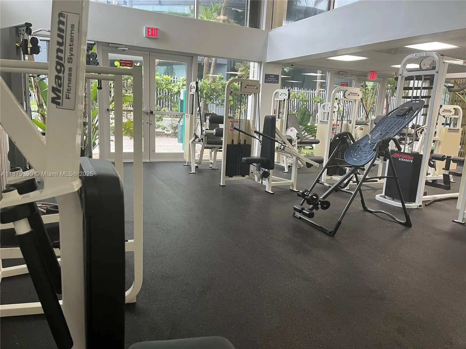 18671 Collins Ave, #804
