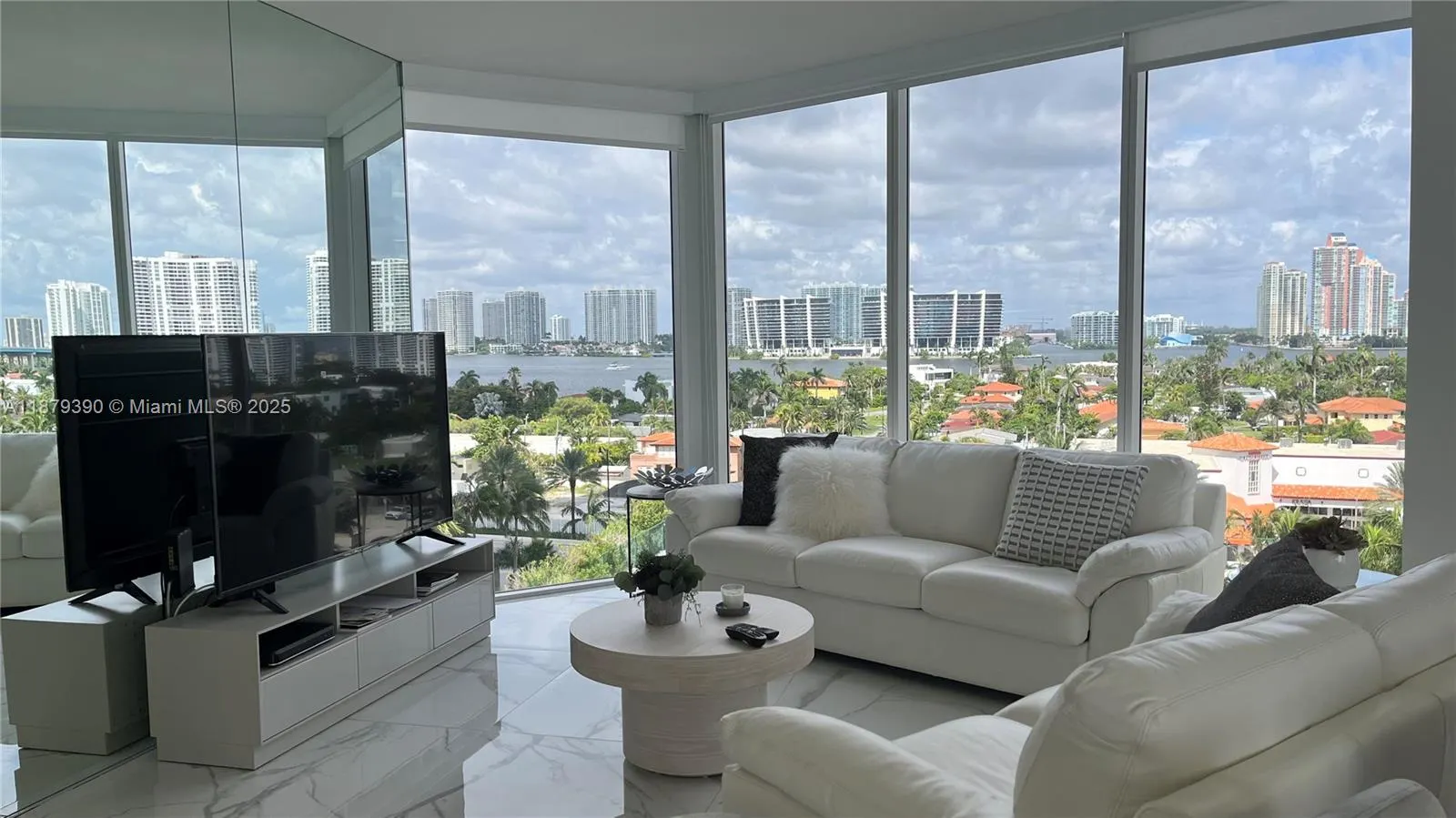 18671 Collins Ave, #804